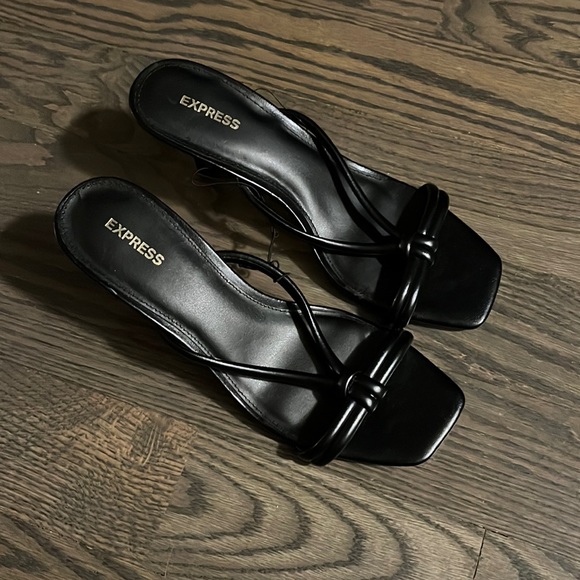 Express Shoes - EXPRESS Kitten Heel (9) FINAL SALE